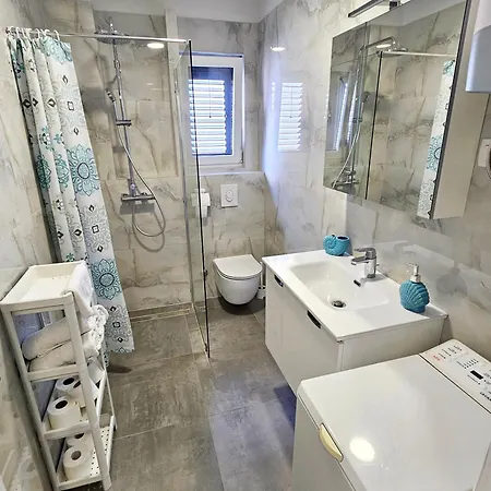 Blue Lagoon Apartment Makarska