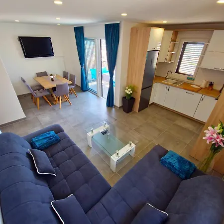 Blue Lagoon Apartman *