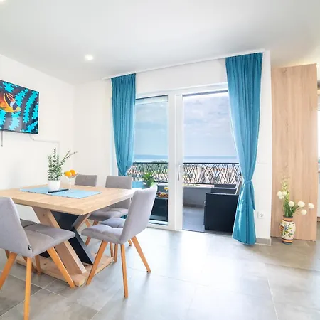 Blue Lagoon Sea View 아파트