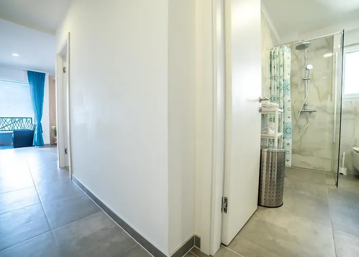 Blue Lagoon Sea View * Μακάρσκα