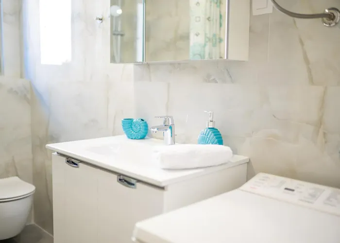 Blue Lagoon Sea View *