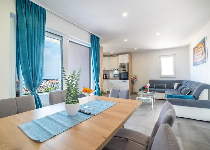 Blue Lagoon Sea View *