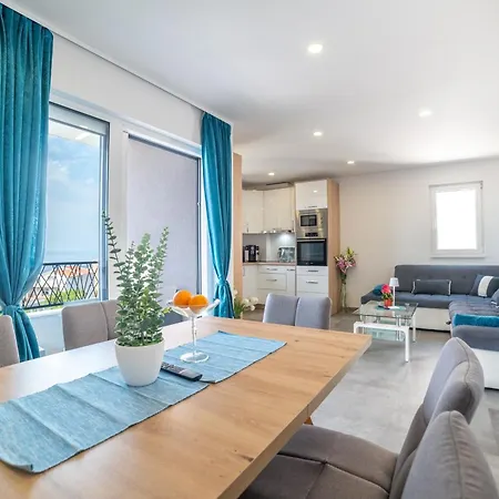 Blue Lagoon Sea View *